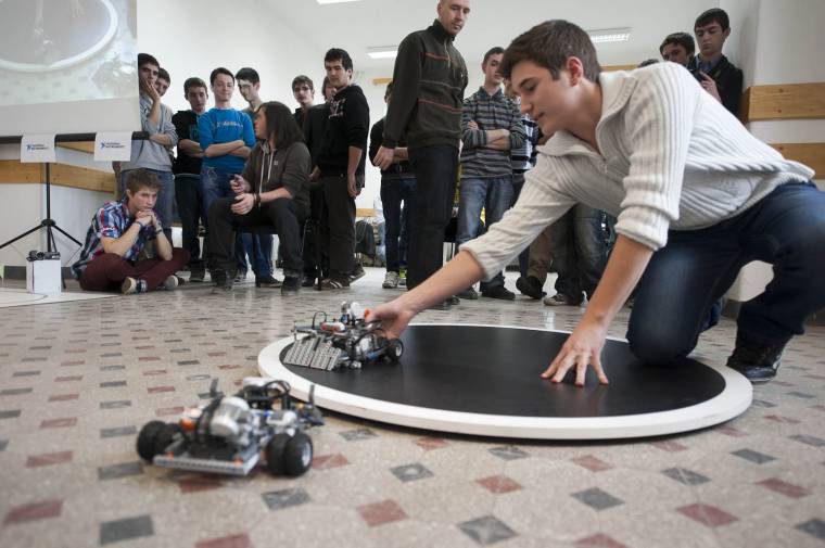 „Utánpótlás-nevelés”, tehetséggondozás a robotikában és programozásban is