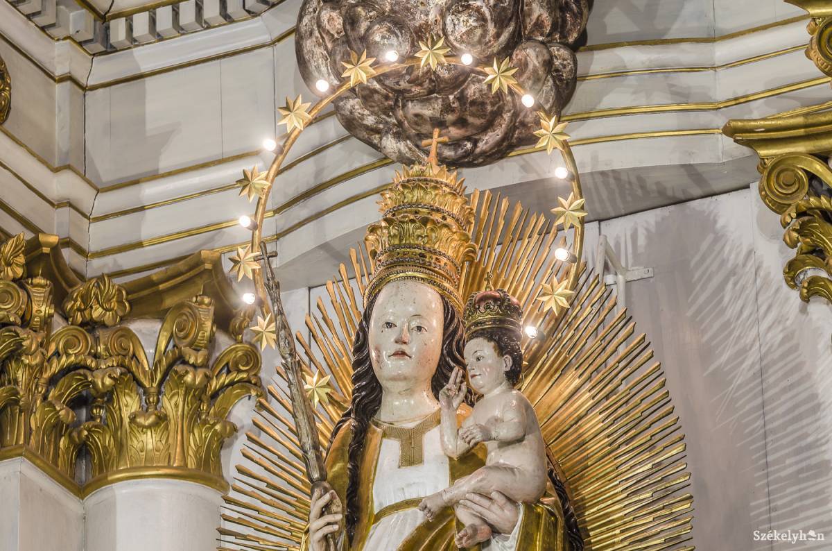 Arany rózsát adományoz Ferenc pápa a csíksomlyói kegyhelynek