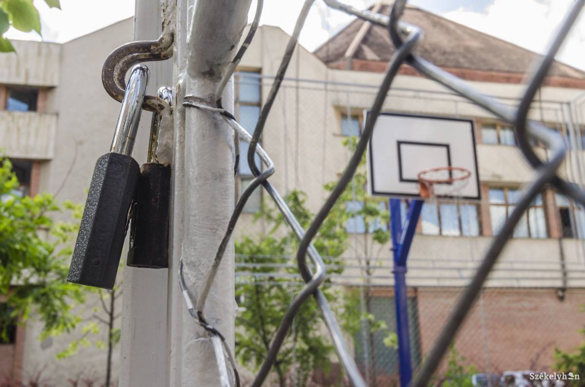 Zavarják a lakókat a kosárlabdázók