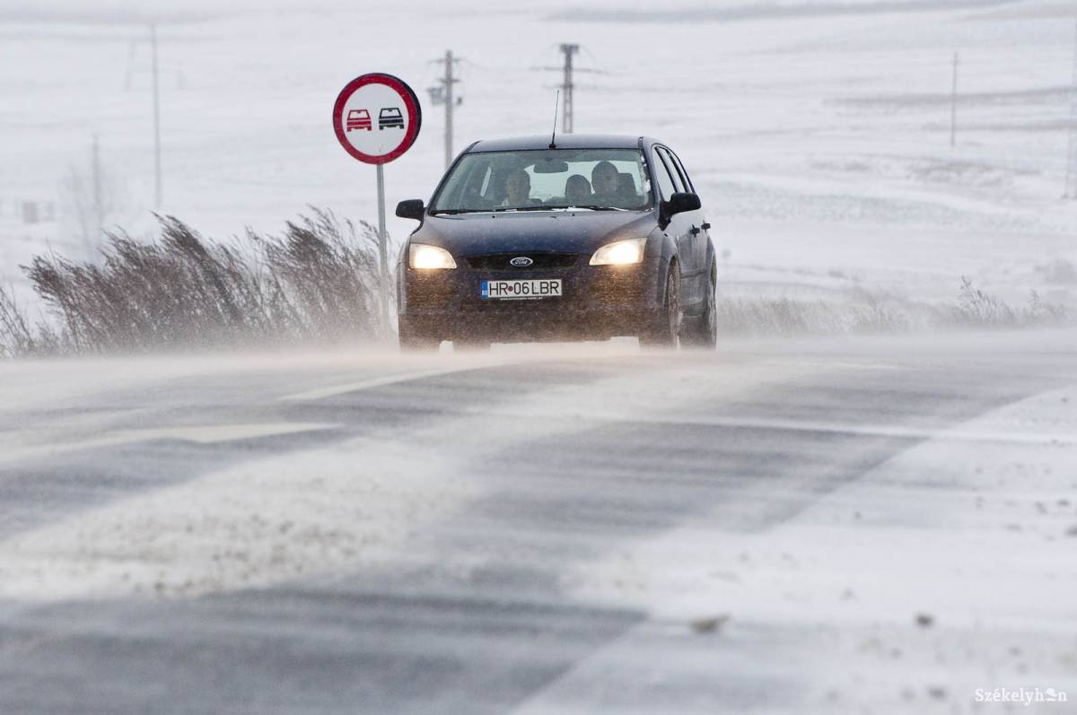 Hóviharra figyelmeztetnek Hargita és Kovászna megyében is