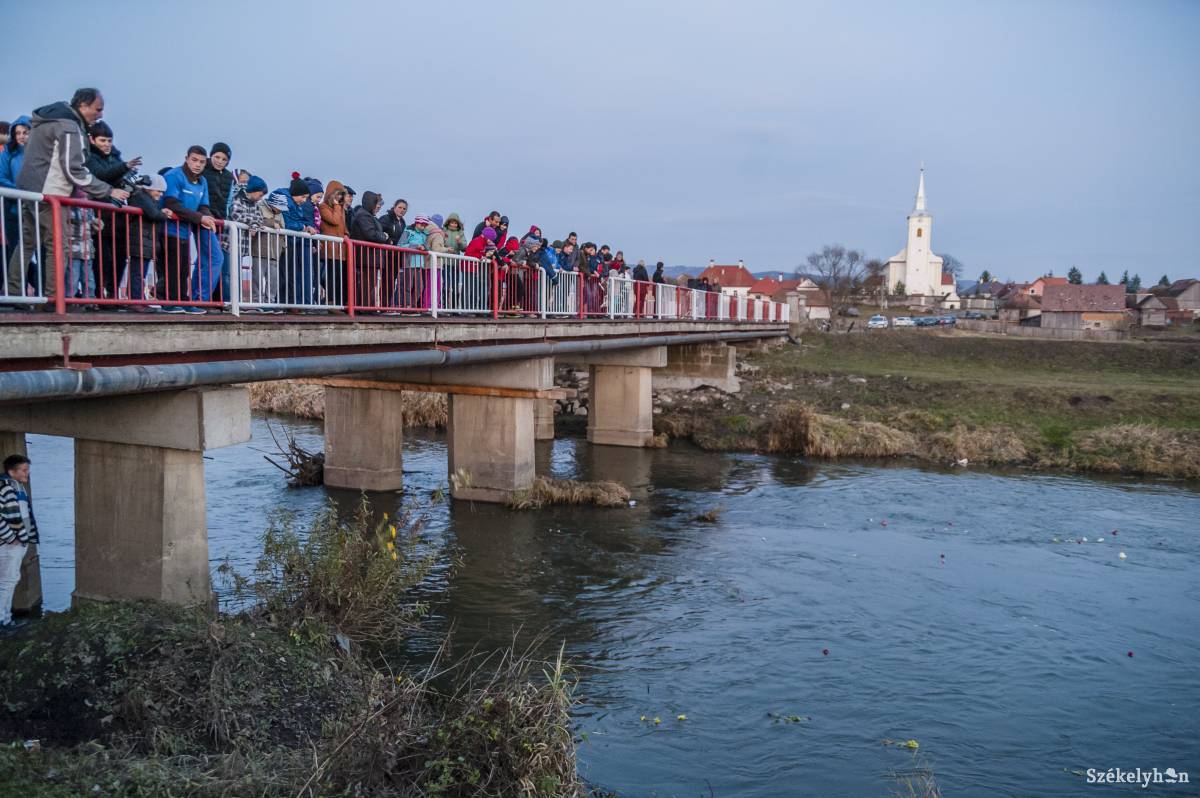 Közösségeket köt össze a felújított Olt-híd