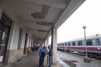 Sztrájk miatt több tucat vasúti szerelvény vesztegel országszerte
