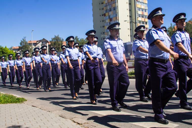 Megszüntetné a belügyminiszter a rendőrök korai nyugdíjazásának lehetőségét