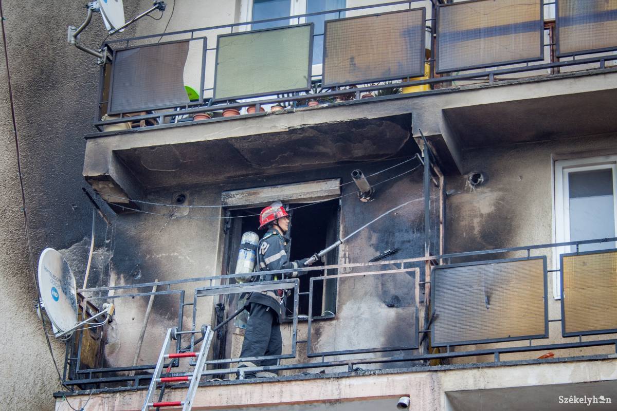 Tűz egy garzonlakásban: négy személyt kórházba szállítottak