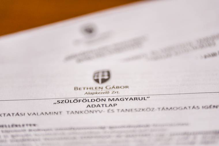 Októberig meghosszabbították a Szülőföldön magyarul program igénylésbenyújtási határidejét
