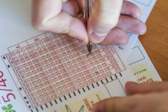Hétfőtől kinyitnak a lottóirodák, az első sorsolást június 21-én tartják