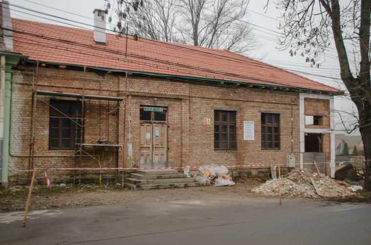 Kibővítették és újrafödték a megrongálódott csobotfalvi kultúrházat