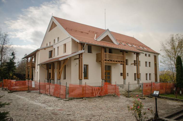 Nemsokára beköltözhet új „otthonába” a csíkszeredai foglalkoztató központ