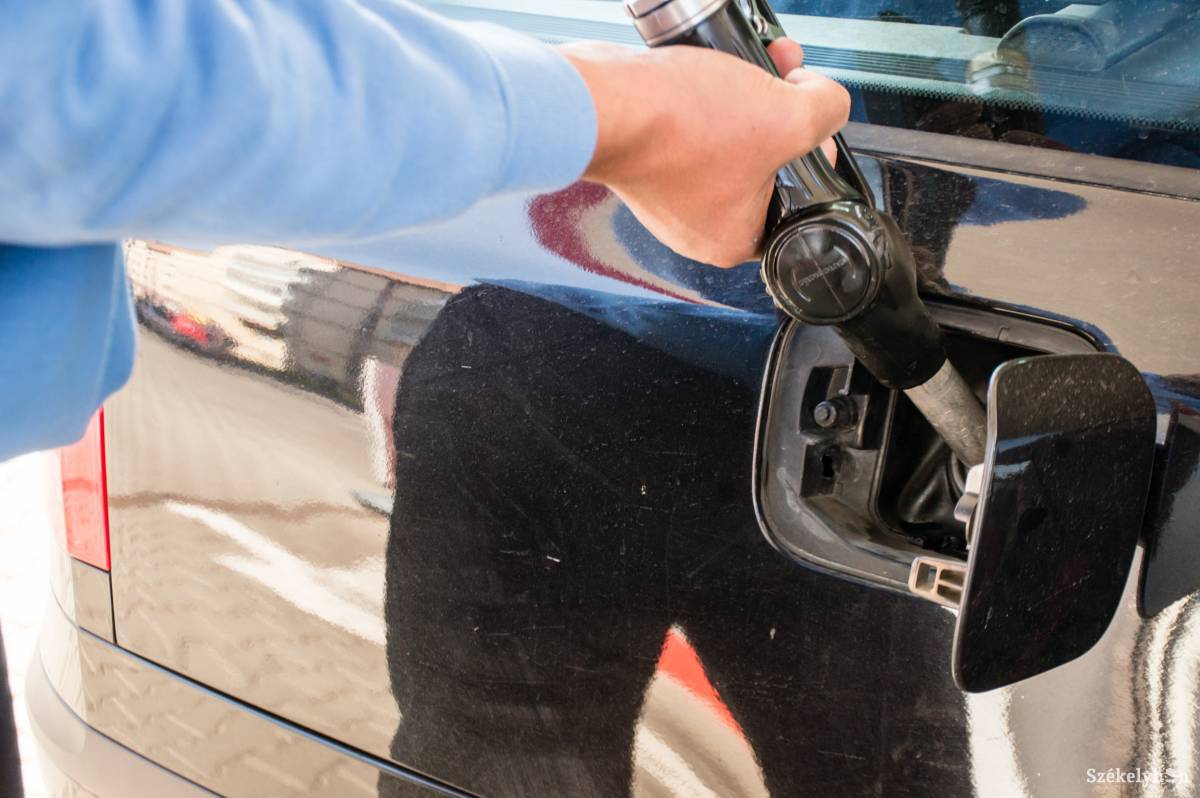 Hirtelen fordulat: három év után újra drágább a benzin, mint a gázolaj