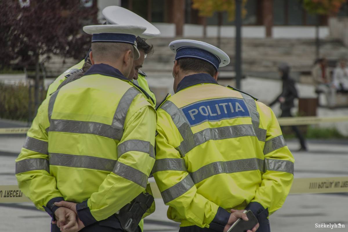 Tervezet: bűncselekménynek minősülne a rendőrök munkájának akadályozása