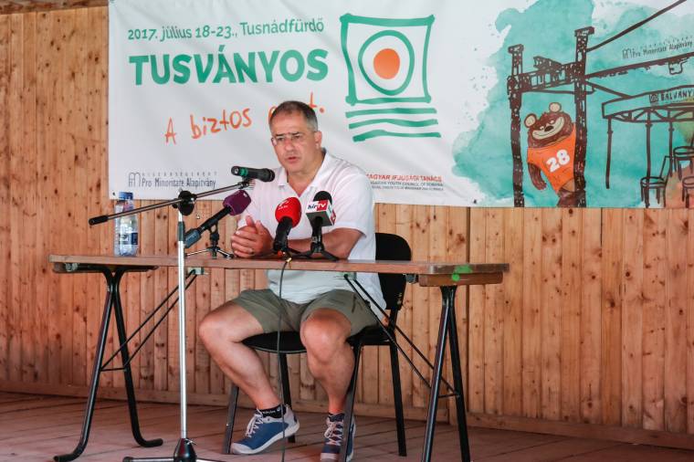 Kósa: provokáció volt Orbán Viktor tusnádfürdői kifütyülése