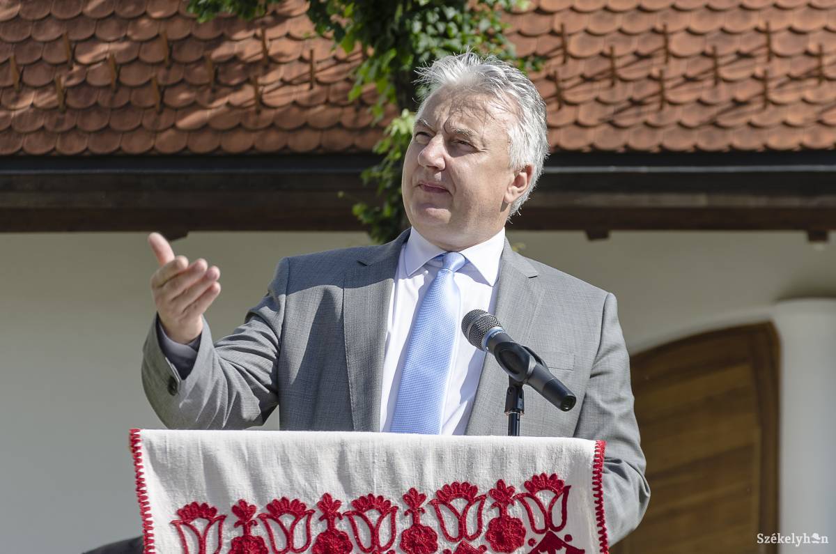 Semjén: a külhoni magyaroknak jár az autonómia, az állampolgárság és a szavazati jog
