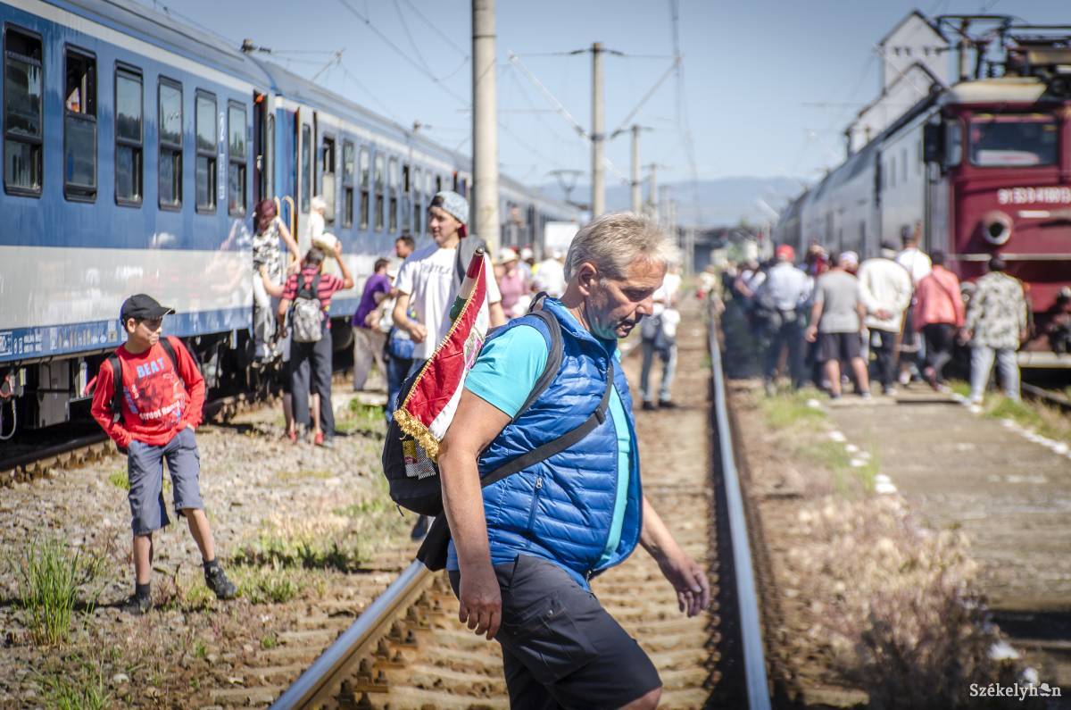 Teljes kapacitást ígér a román vasúttársaság a pápalátogatás idejére