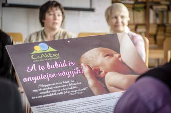 Az anyatejes táplálást népszerűsítik a csíkszeredai kórházban