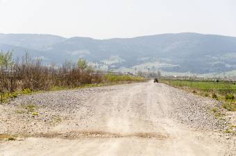 Aszfaltburkolat kerül a csíktaplocai terelőútra