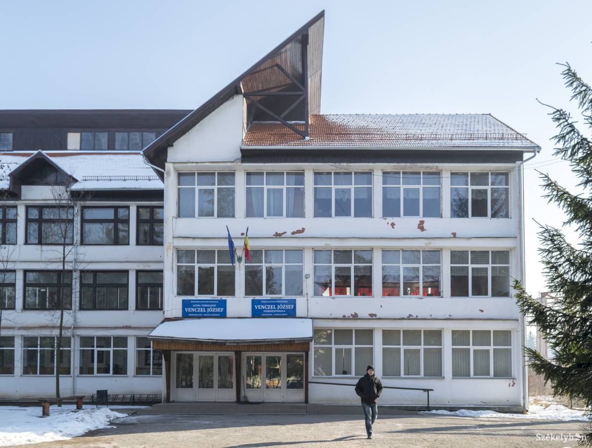 Hőszigetelnék az iskolák épületeit Csíkszeredában