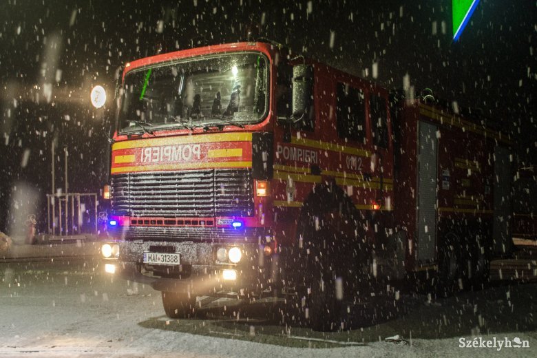 Több mint ötezer tűzoltó áll készenlétben az esetleges hóvihar-károk elhárítása érdekében