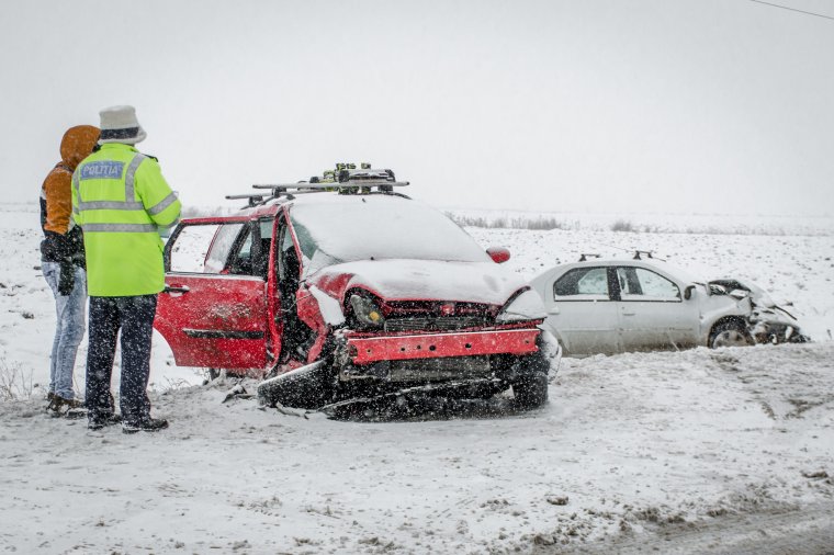 Súlyos balesetet követelt a téli időjárás Alcsíkon