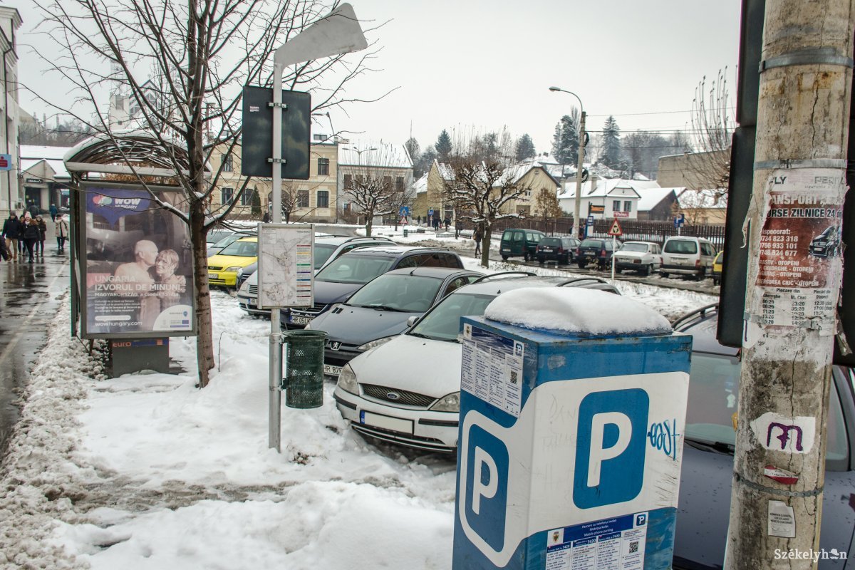 Vállalkozások helyett önkormányzatok működtetik a parkolási rendszereket