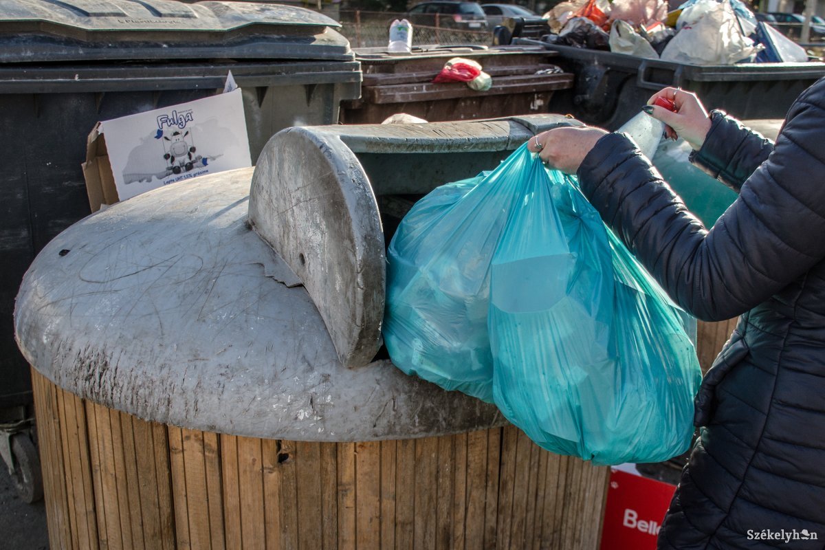 Tizenkét lejre emelné februártól a hulladékszállítási díjat az Eco-Csík