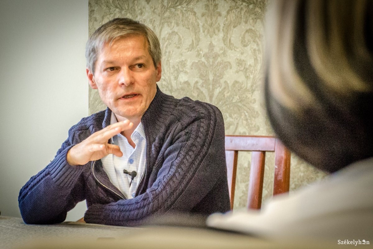 Cioloș a jövőről szeretett volna beszélni, de folyton a múltbeli „szerencsétlen döntései” kerültek szóba