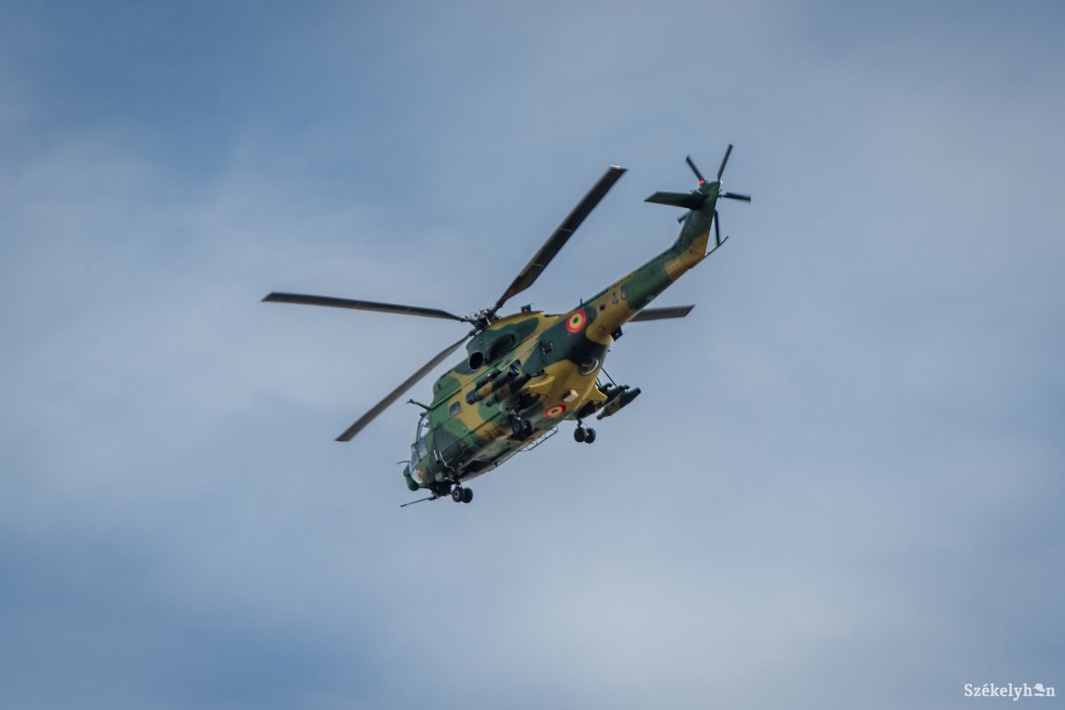 Katonai helikopterek gyakorlatoztak Csíkban