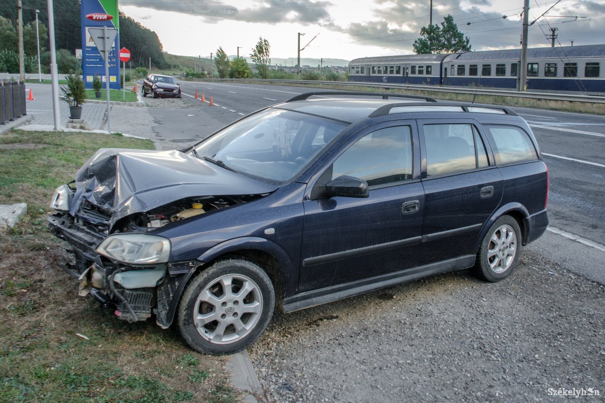 Öt személy került kórházba a Csíkszereda közelében történt baleset után