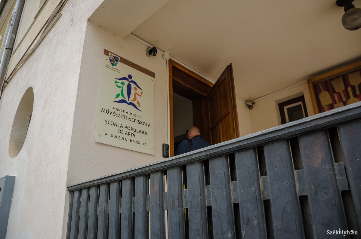 Hargita megyében egyedülálló képzéseket kínál a népiskola