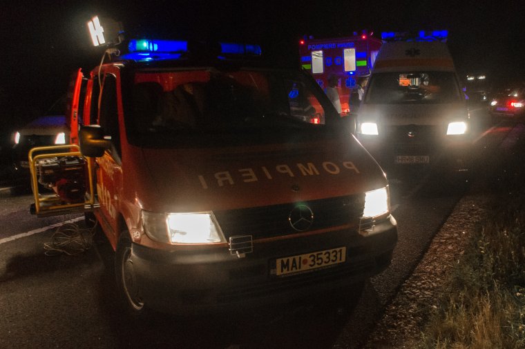Autóbusz borult fel Hunyad megyében, egy nő életét vesztette