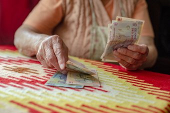 Csökkent a nyugdíjasok száma Romániában, picit növekedett az átlagjuttatás