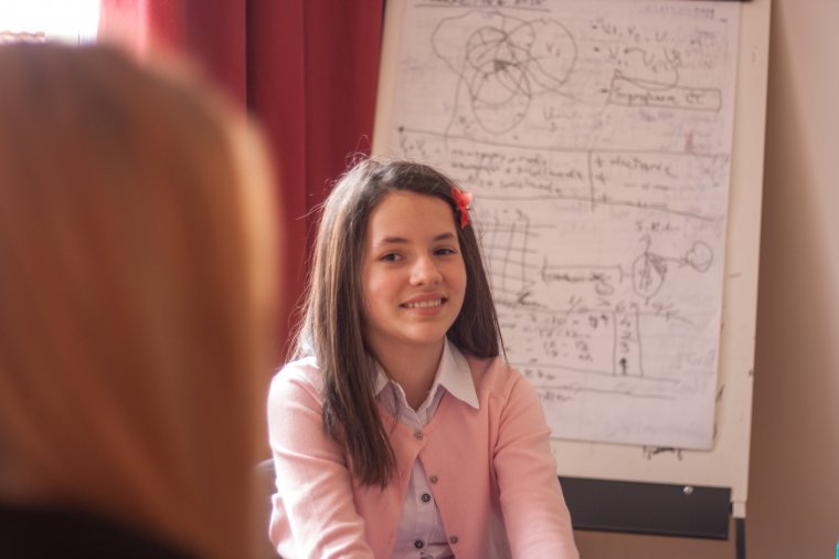 A helyesírási verseny Kárpát-medencei döntőjébe jutott a csíkszentsimoni lány
