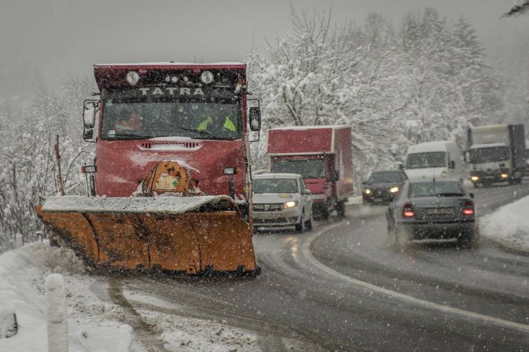 Forgalomkorlátozás Hargita megyében a folyamatos havazás miatt