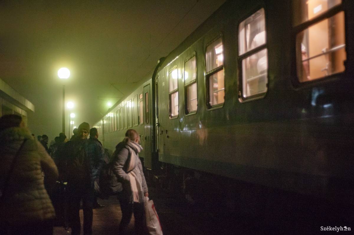 Új menetrenddel közlekedik a Csíkszeredát érintő Hargita vonat