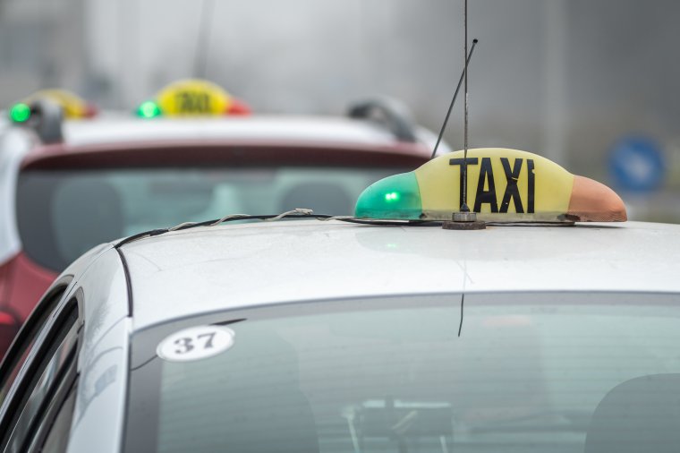 Taxiskéselés: bizonyítékokat gyűjtenek a vád alá helyezéshez