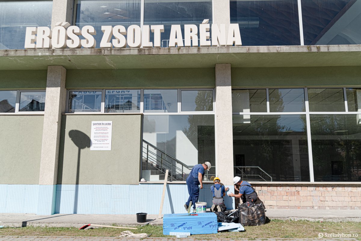 „Zárt kapus” felújítás a csíkszeredai Arénában