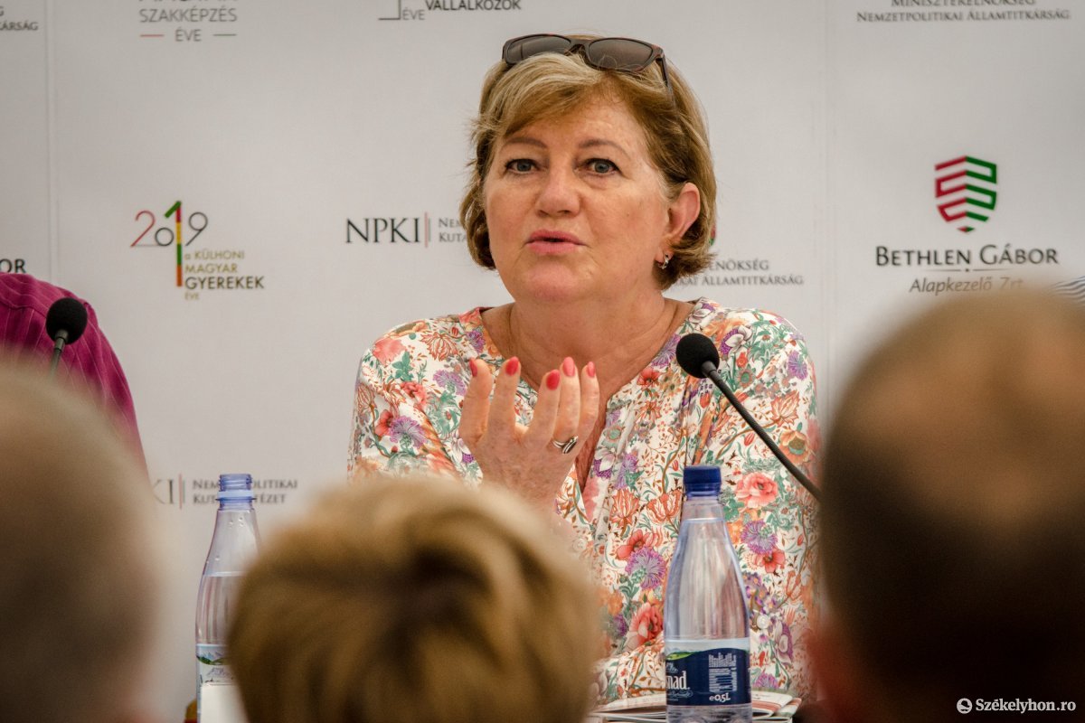 A nemzeti régiókért indított polgári kezdeményezés aláírására buzdít Szili Katalin miniszterelnöki megbízott