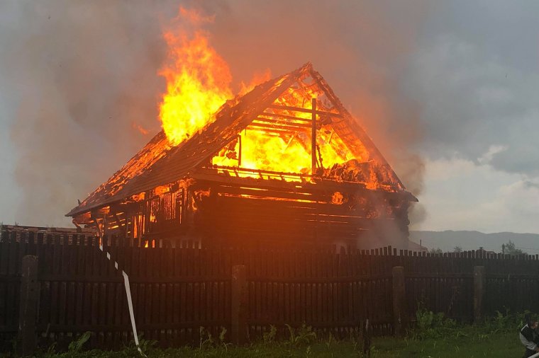 Két alcsíki helyszínen is tűz pusztított