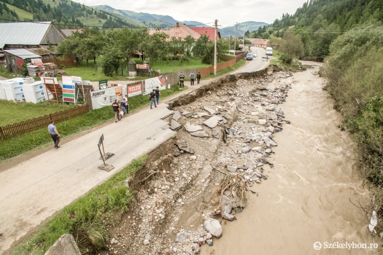 Sürgősségi beavatkozási szerződést kötöttek az árvíz rongálta utak járhatóvá tételéért