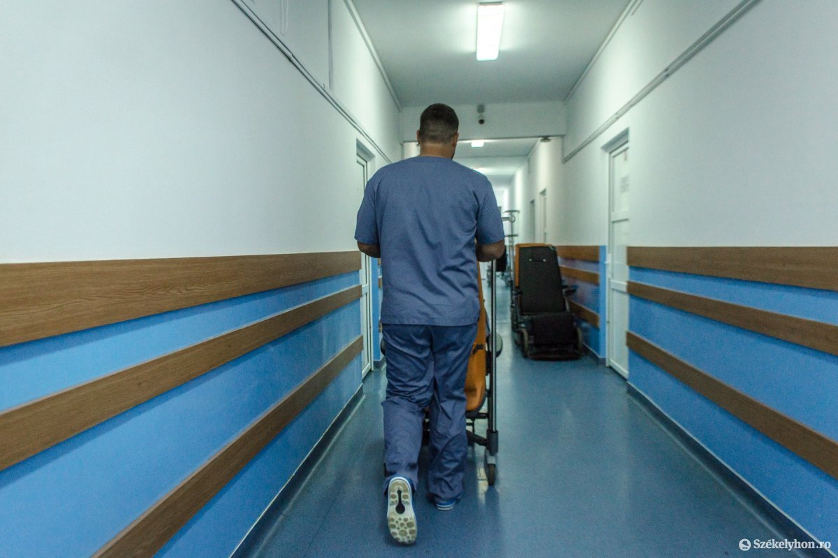 Óriási hiány van beteghordozókból a székelyföldi kórházakban