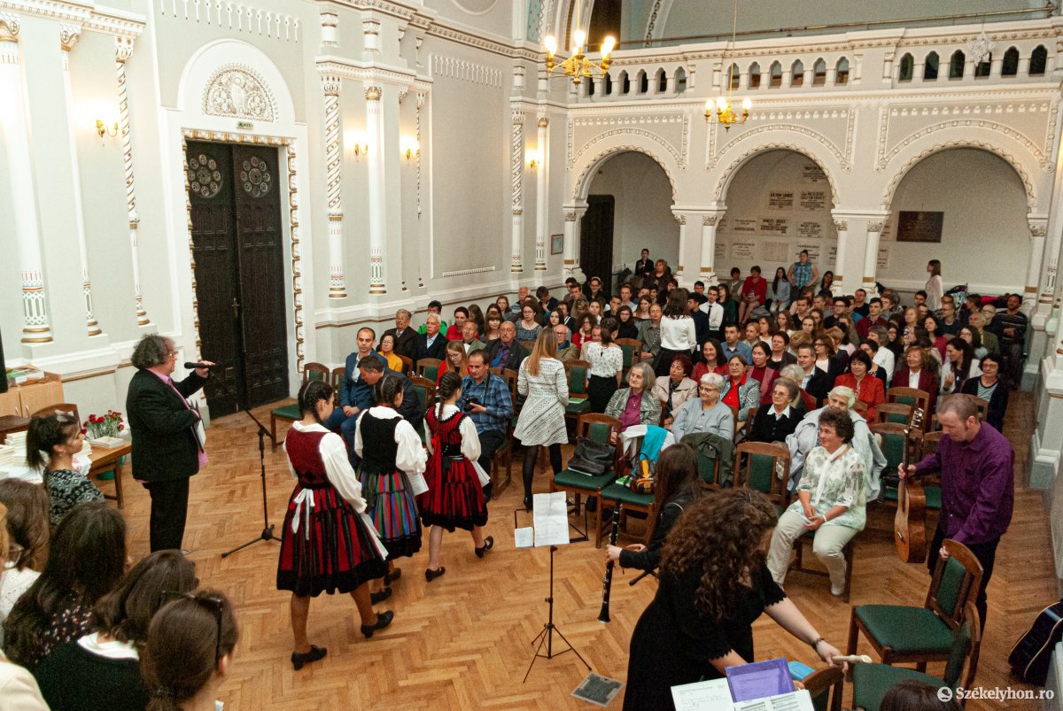 Együtt ünnepeltek a diákok és az oktatók a Márton Áron Főgimnázium névadásának 29. évfordulóján