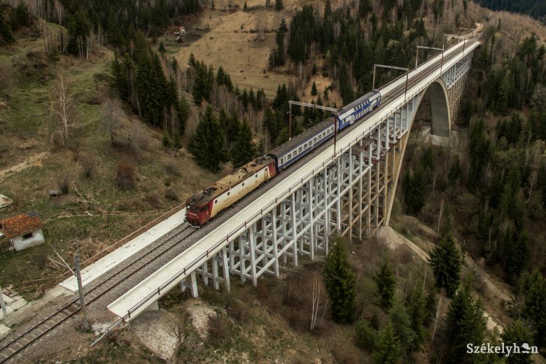 Húsz év után új vasúti szerelvényeket kap a CFR személyszállító részlege
