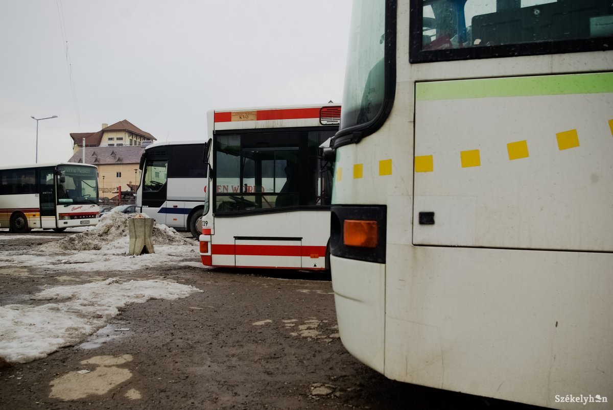 Utasok hiányában továbbra is félgőzzel üzemelnek a Magyarországra járó székelyföldi busztársaságok