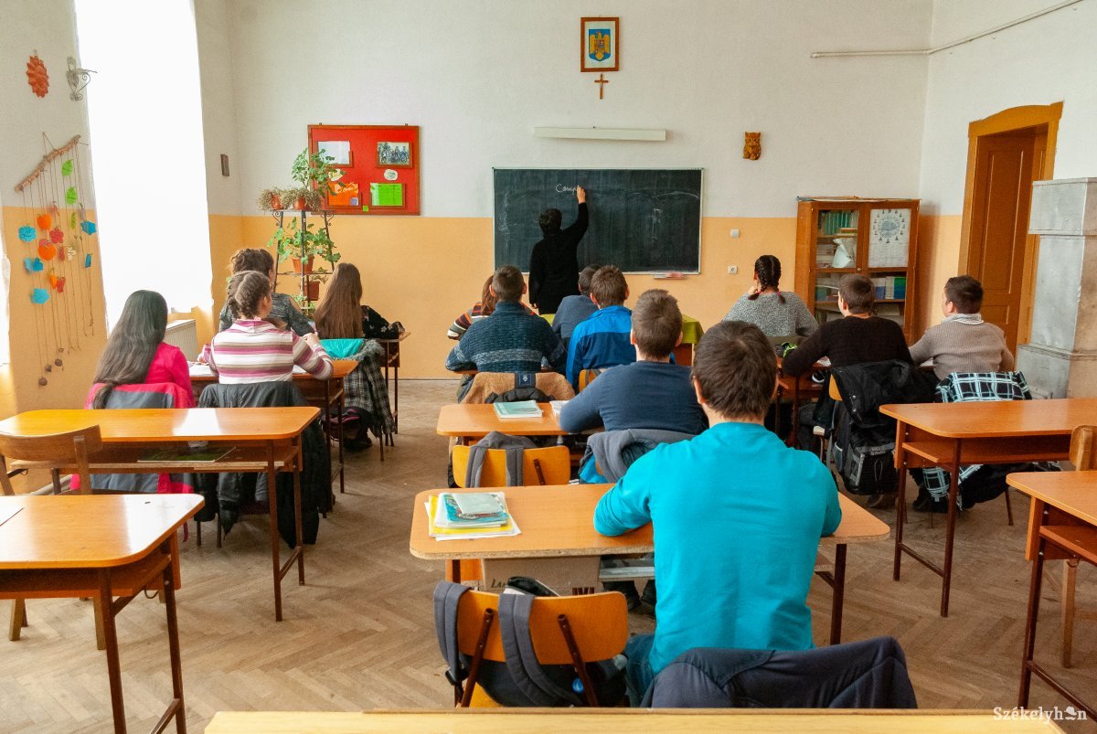 Csak elméletben képeznek tanárokat a hazai egyetemek – Elmarasztalta Romániát az Európai Bizottság