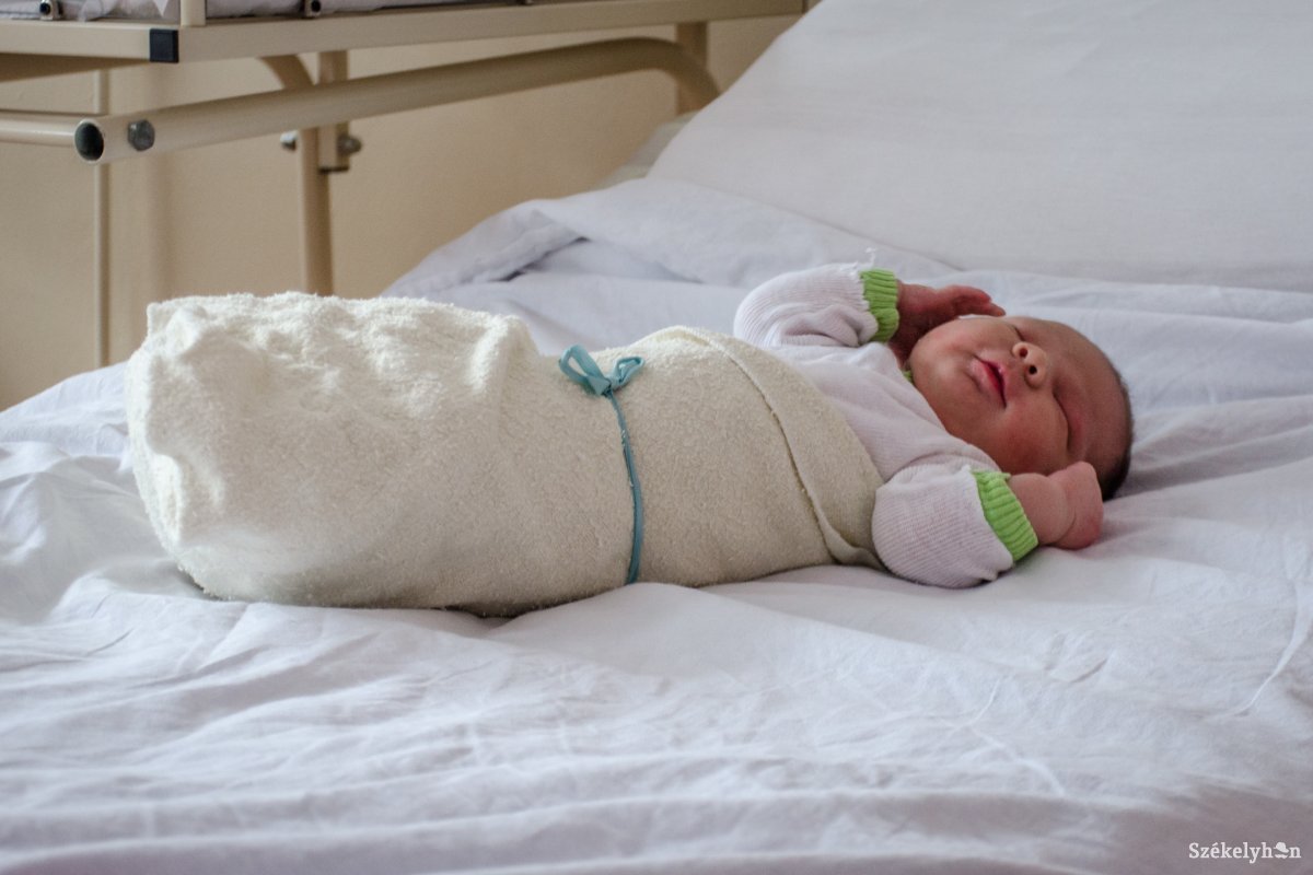 A csíkszeredai kórházban kedd délután jött világra 2019 első babája