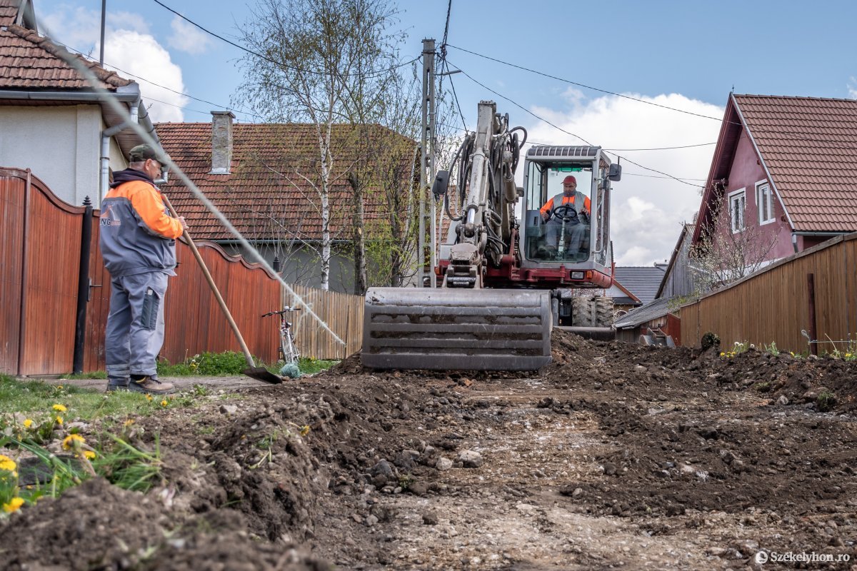 Kis települések nagy lehetősége: erdélyi községek polgármesterei a korszerűsítés egyetlen módját látják a Saligny-programban