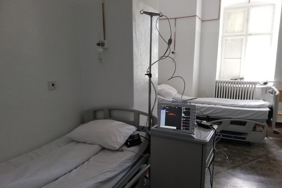 Védőfelszereléseket és orvosi eszközöket adományozott a Heineken Románia a csíkszeredai kórháznak