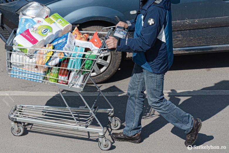 Az élelmiszerek, az italok és a dohánytermékek pörgették a kiskereskedelmet