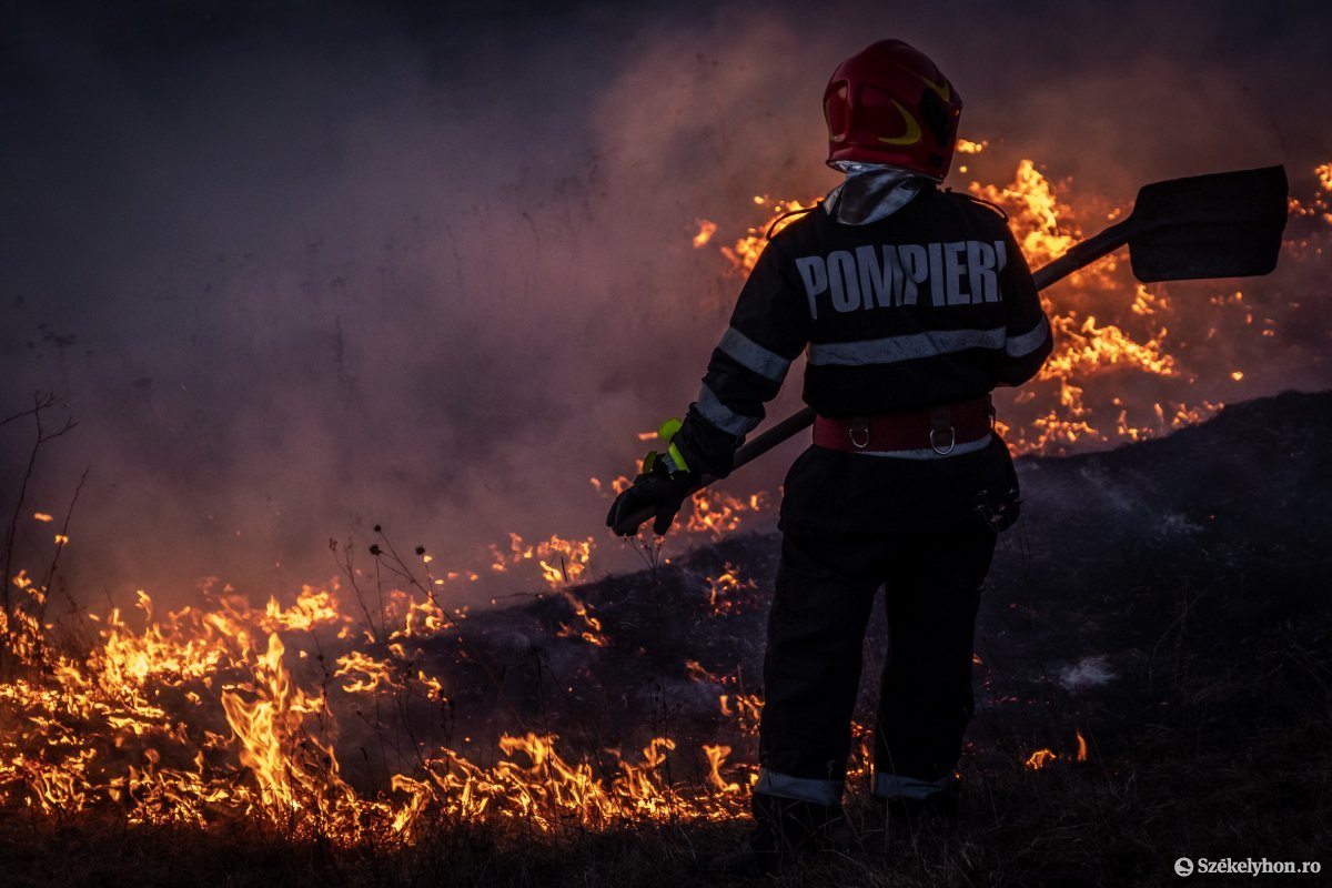 Több ezer szalmabála égett le a Kolozs megyei Pusztacsánban