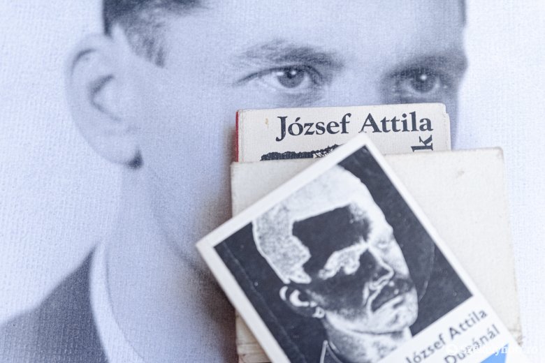 Több mint kétmillió forintért kelt el József Attila Medvetánc című kötete