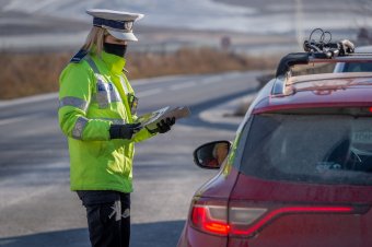 Jó hír a sofőröknek: a tavalyi szinten marad a büntetőpont értéke